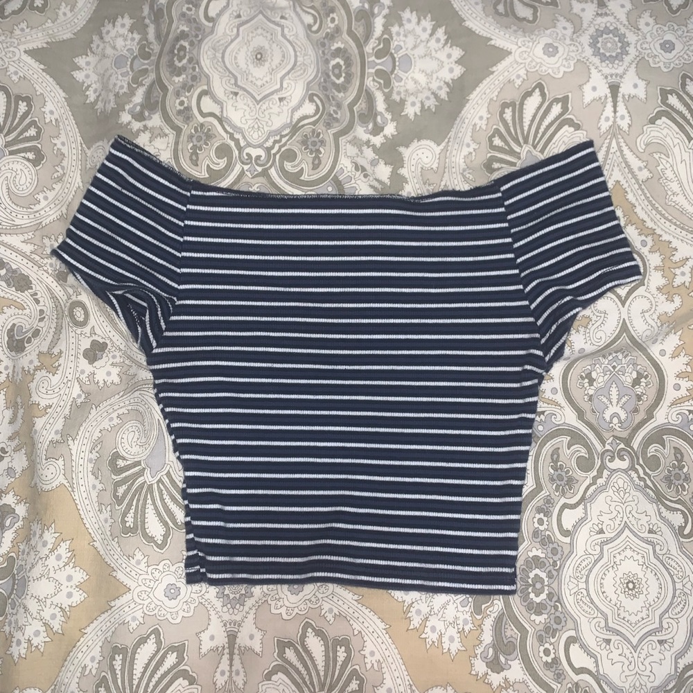 Off the shoulder cropped brandy melville top